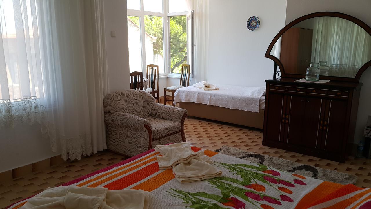 Ayvalik Pansiyon Exteriör bild